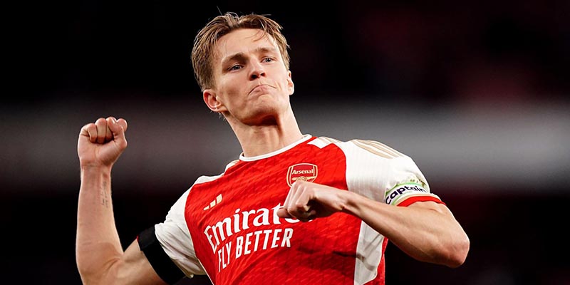 Odegaard là nhân tố chính trong lối chơi của câu lạc bộ bóng đá arsenal